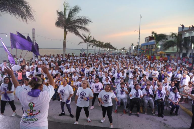 Conmemoran el día de la mujer 3